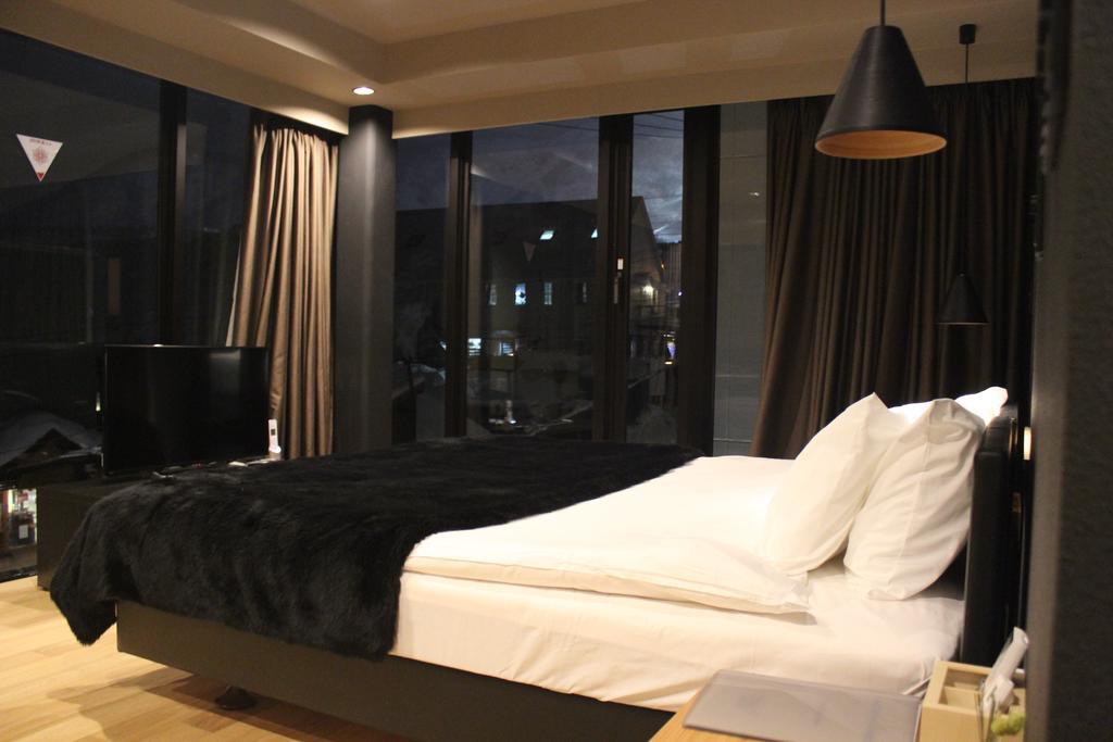 Matthew Suites Hirafu Room photo
